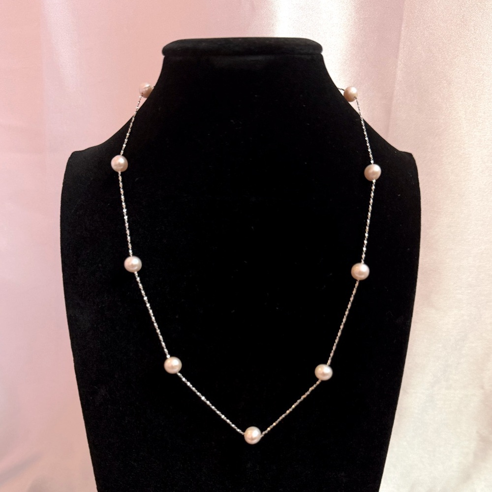 Delicate Minimalist Necklace Chain with Glass Pearls